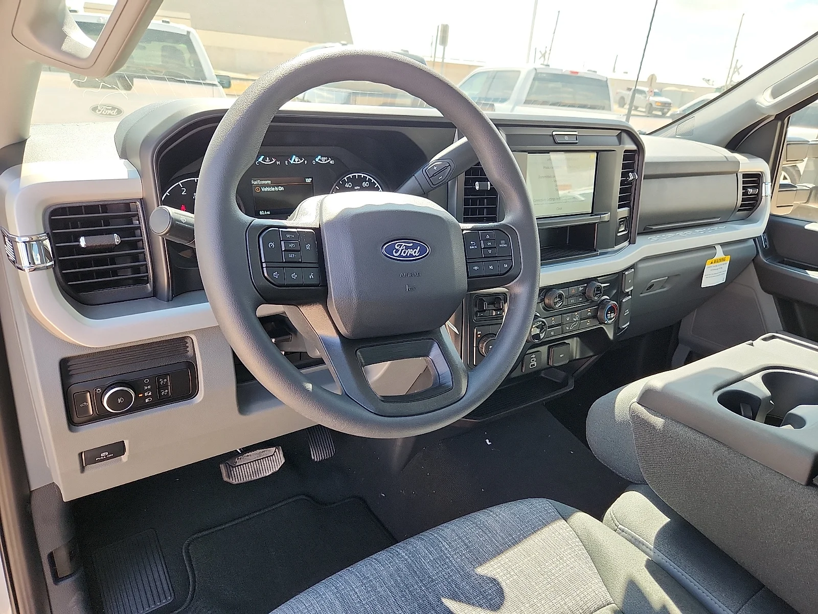 New 2027 Oxford White Ford XLT image 13