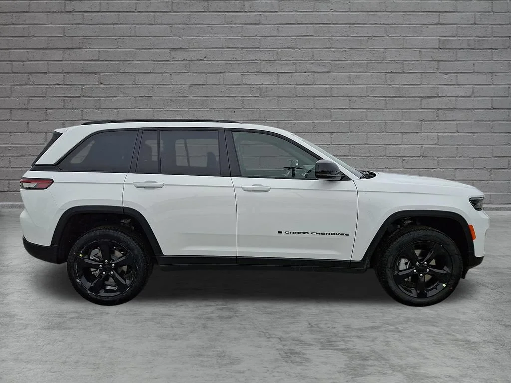 New 2025 Bright White Clearcoat Jeep Limited image 9