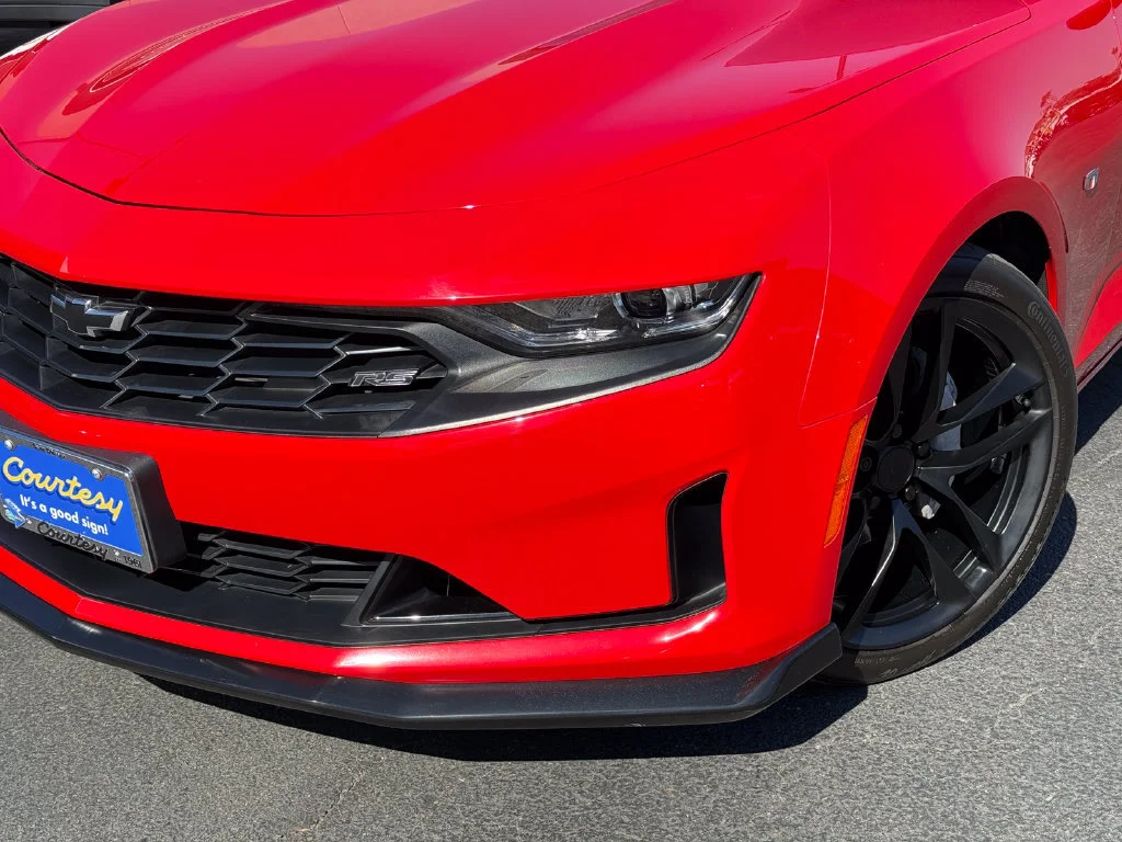 Used 2020 RED HOT Chevrolet 1LT image 3