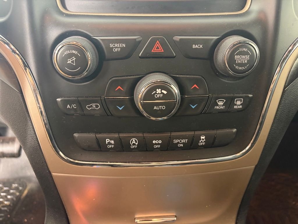 Used 2017 White Jeep Laredo image 7