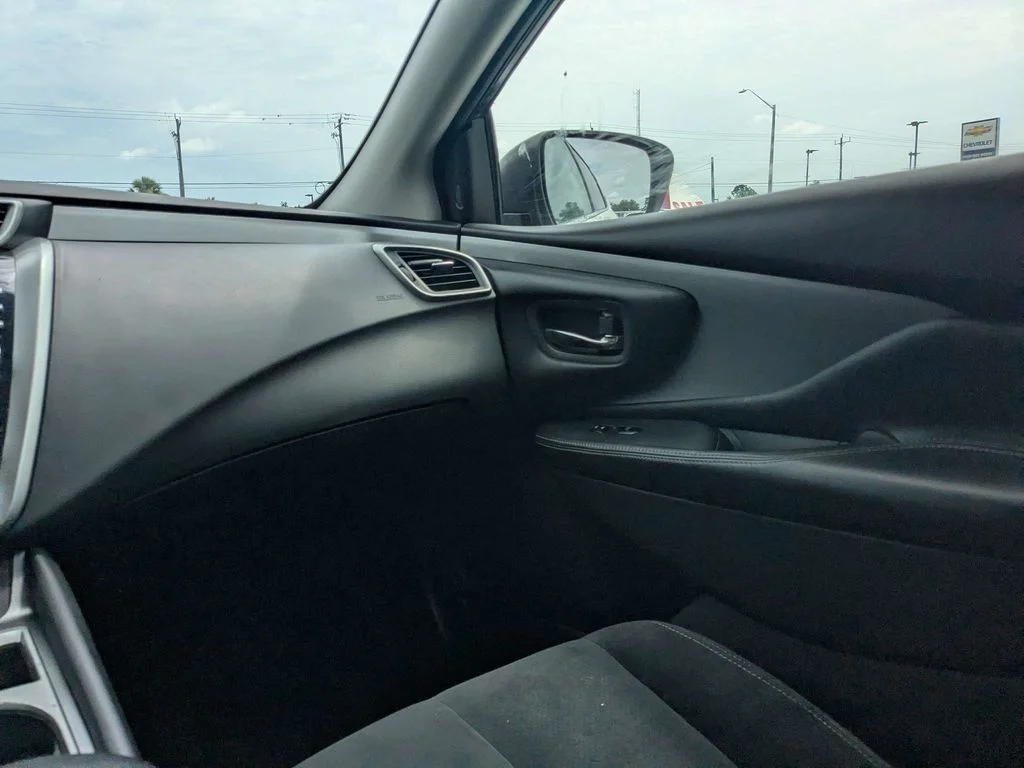 Used 2020 White Nissan S image 14