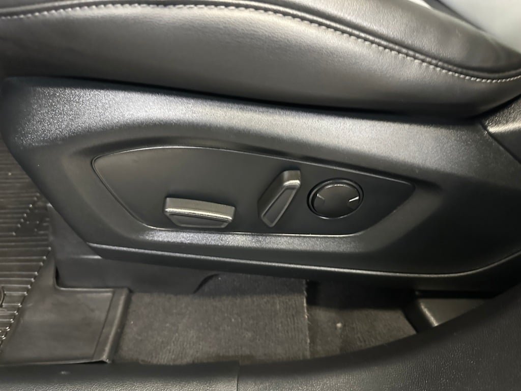 Used 2022 Gray Ford XLT image 6