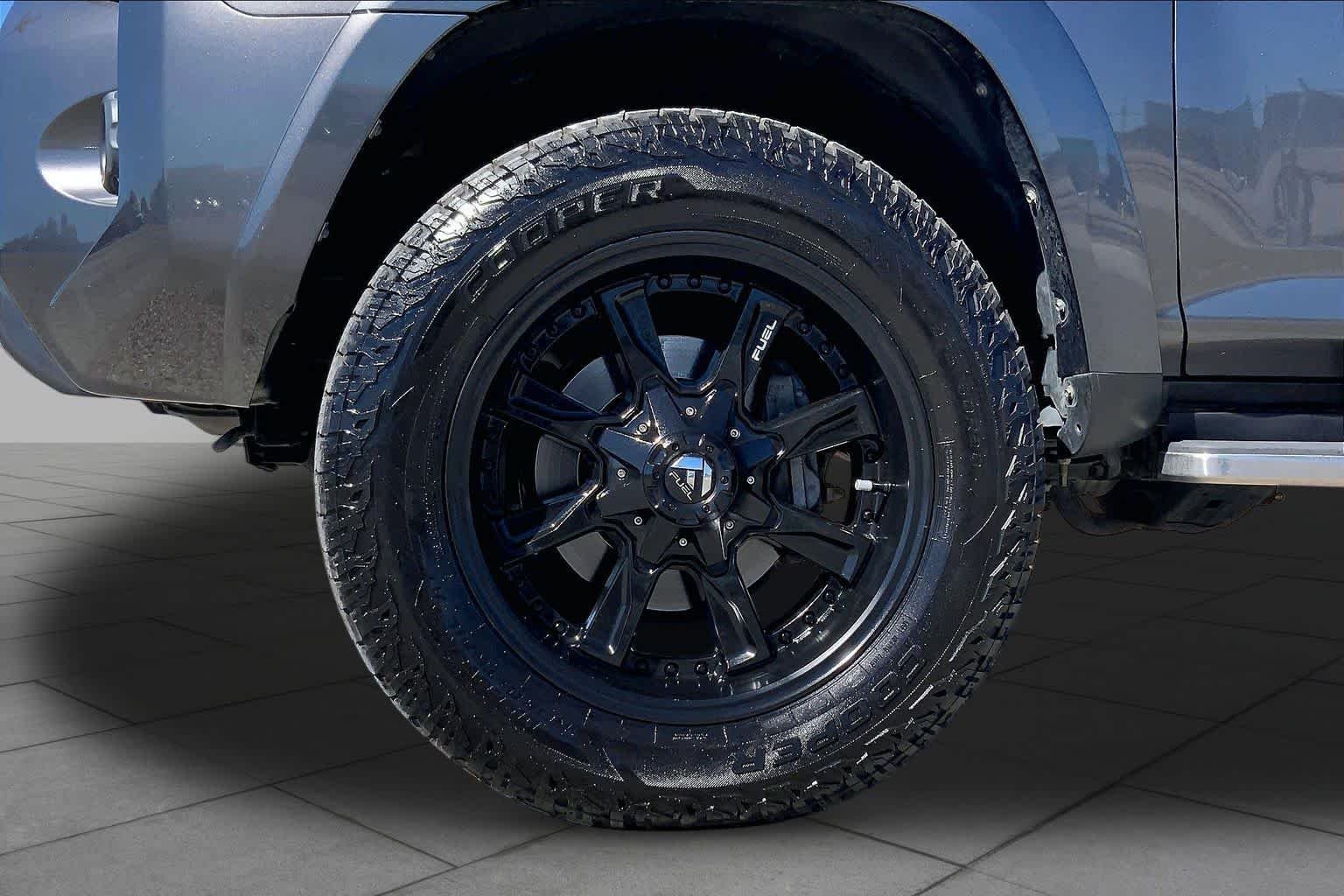 Used 2018 Magnetic Gray Metallic Toyota SR5 Premium image 11