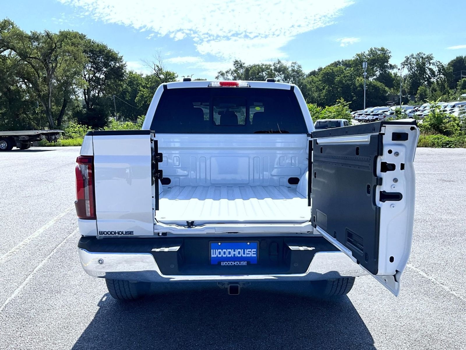 New 2026 Star White Metallic Tri-Coat Ford Lariat image 10