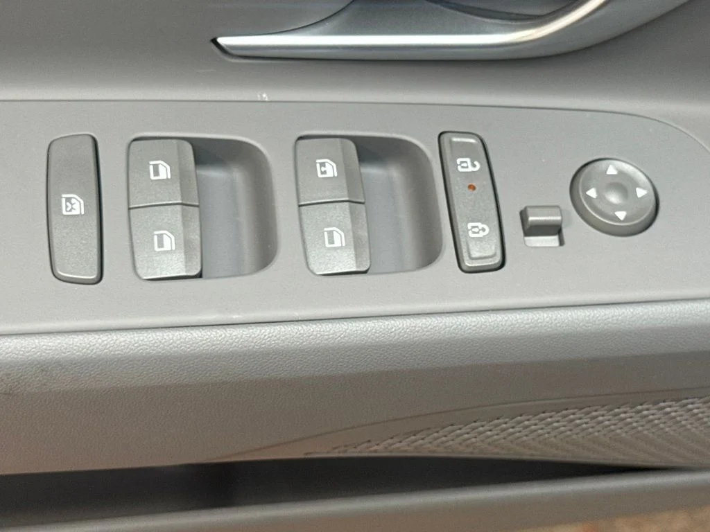 New 2026 Ecotronic Gray Hyundai SE image 21