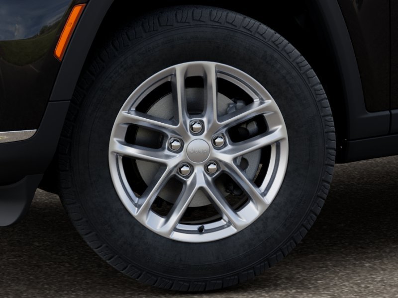 New 2026 Diamond Black Crystal Pearl-Coat Exterior Paint Jeep Laredo image 24