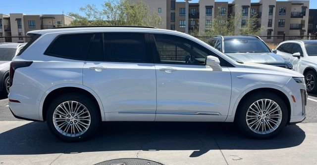 2021 Cadillac XT6 Sport photo 2