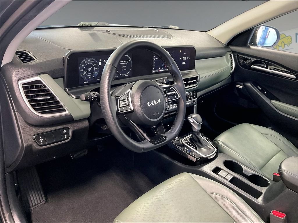 Used 2024 Black Kia SX image 8