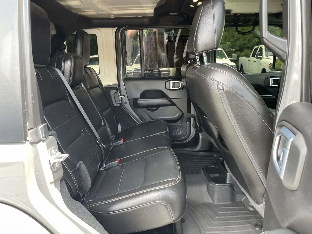 Used 2022 Gray Jeep Unlimited Sahara image 17