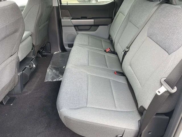 New 2026 Oxford White Ford XLT image 12