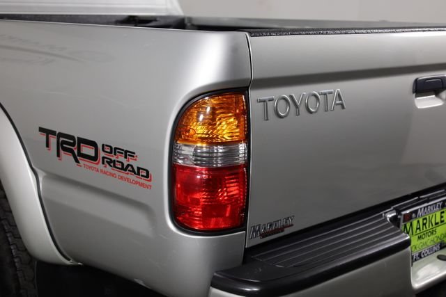 Used 2002 Silver Toyota  image 25