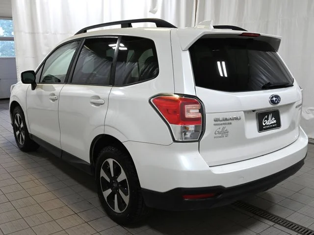 Used 2017 White Subaru 2.5i Premium image 11