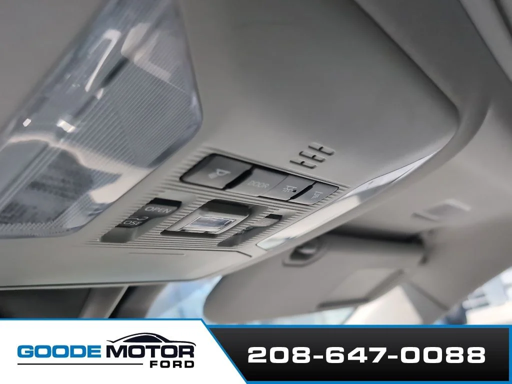 Used 2021 Lunar Toyota XLE Premium image 15