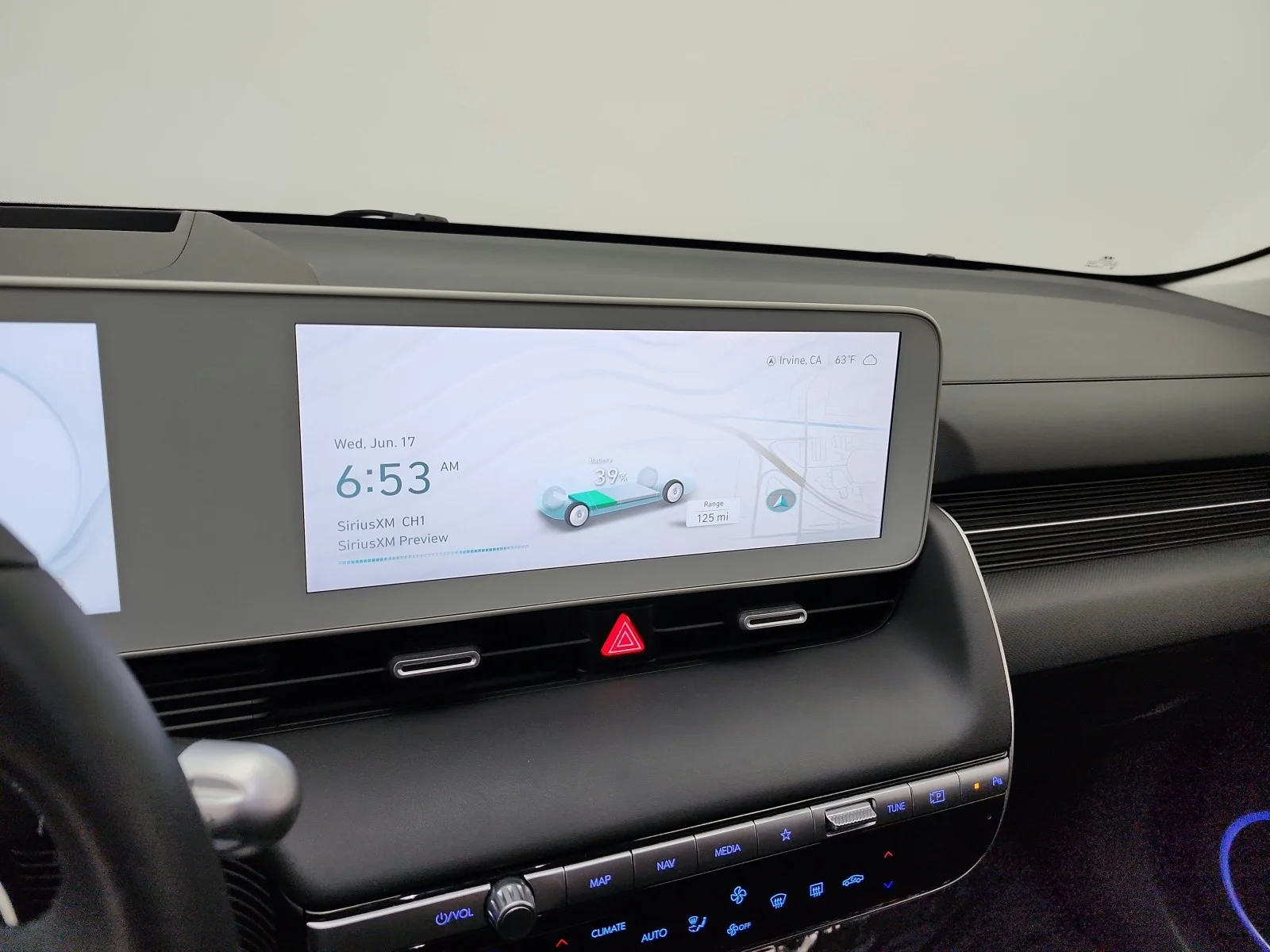 Used 2024 Digital Teal Hyundai Limited RWD image 14