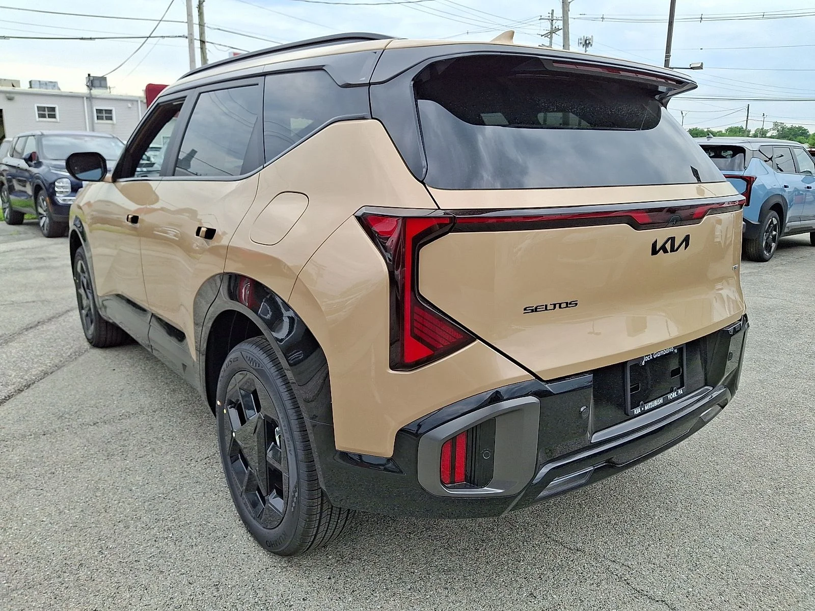New 2027 Brown Kia X-Line S image 6