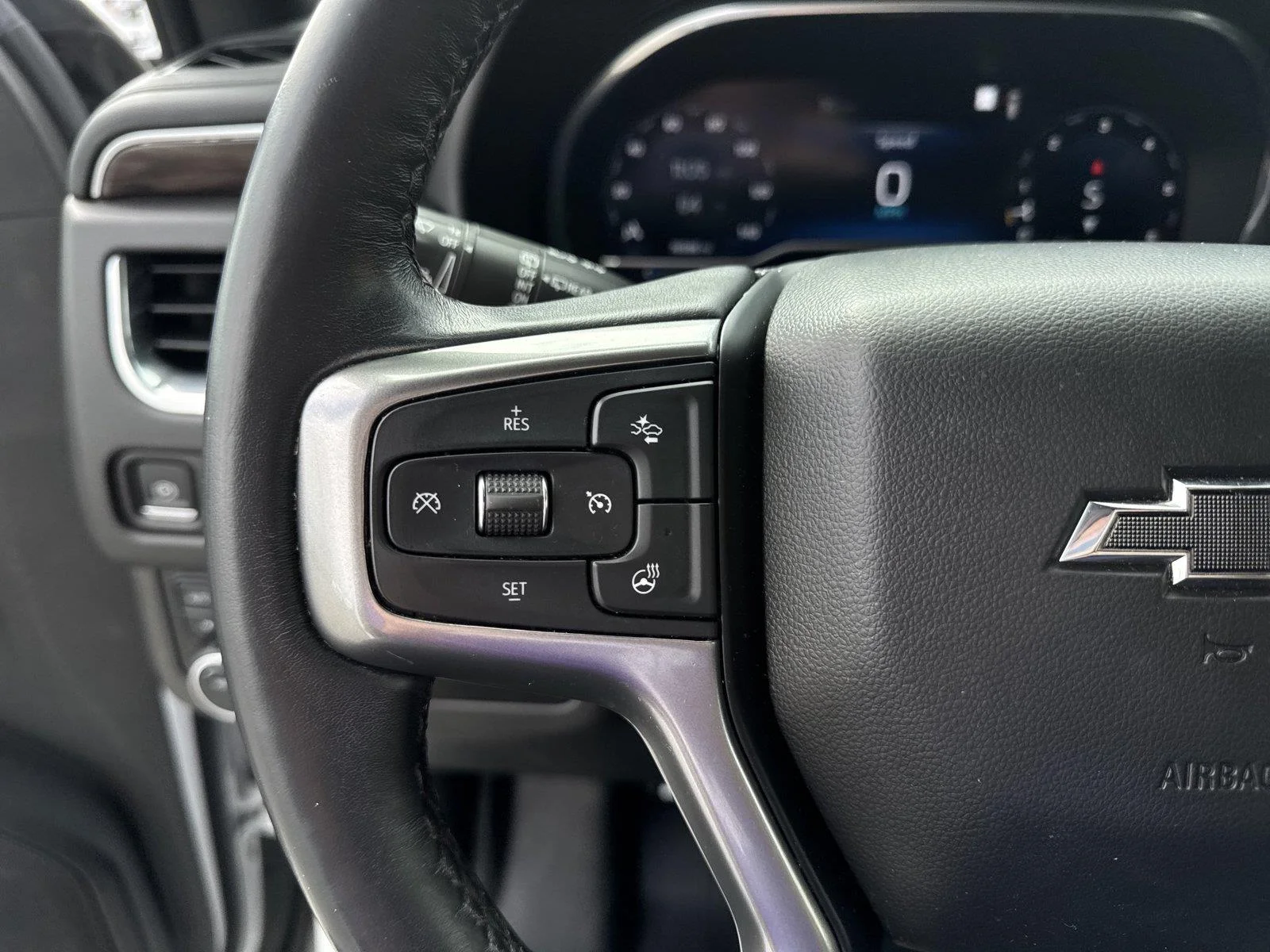 Used 2022 SUMMIT WHITE Chevrolet Z71 image 25
