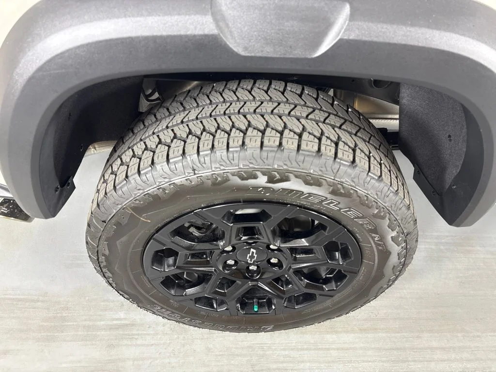 Used 2026 White Chevrolet Trail Boss image 10