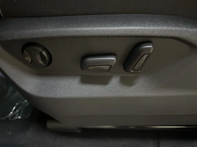 2026 Volkswagen Atlas SE - Photo 14