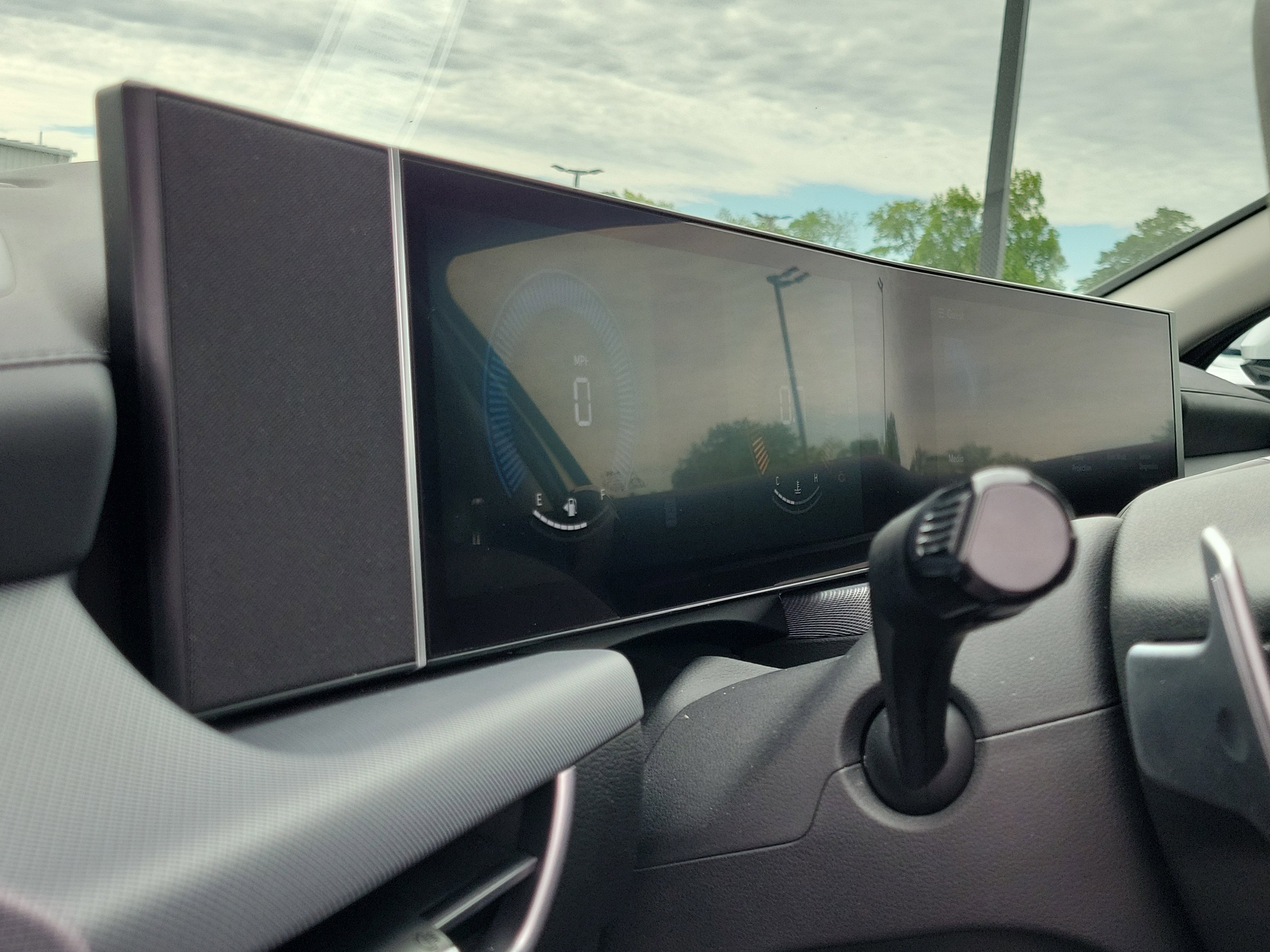 Used 2025 Aero Silver Hyundai SEL image 20