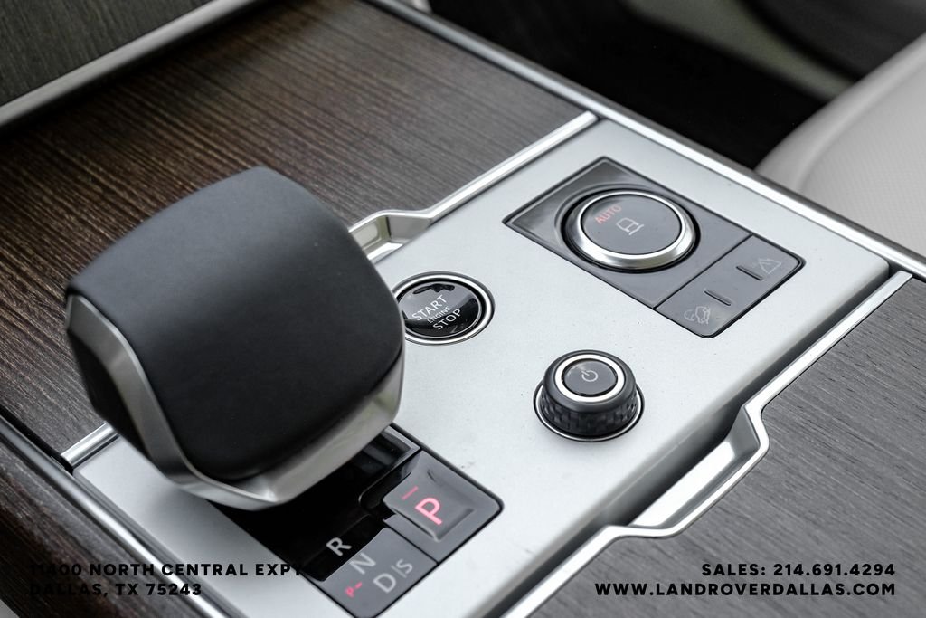 New 2027 Fuji White Land Rover SE image 18