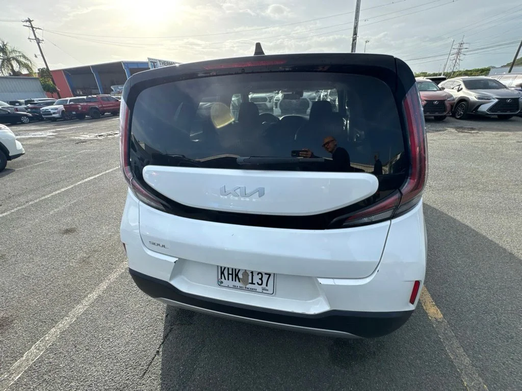 Used 2024 White Kia S image 6