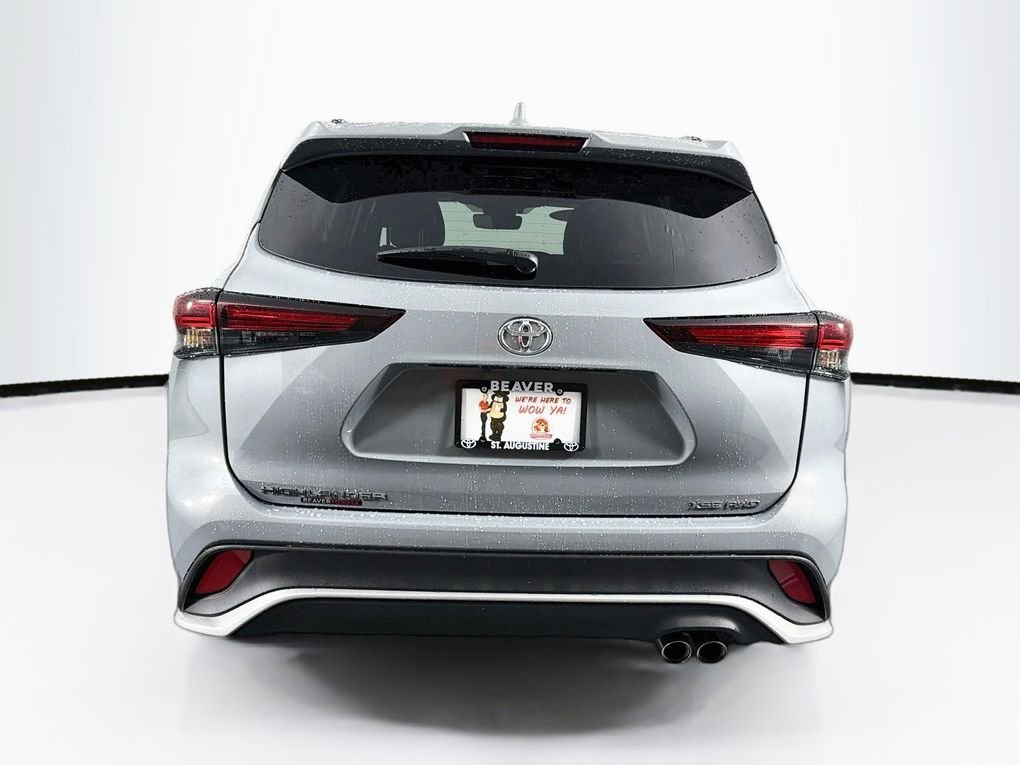 Used 2025  Toyota XSE image 8