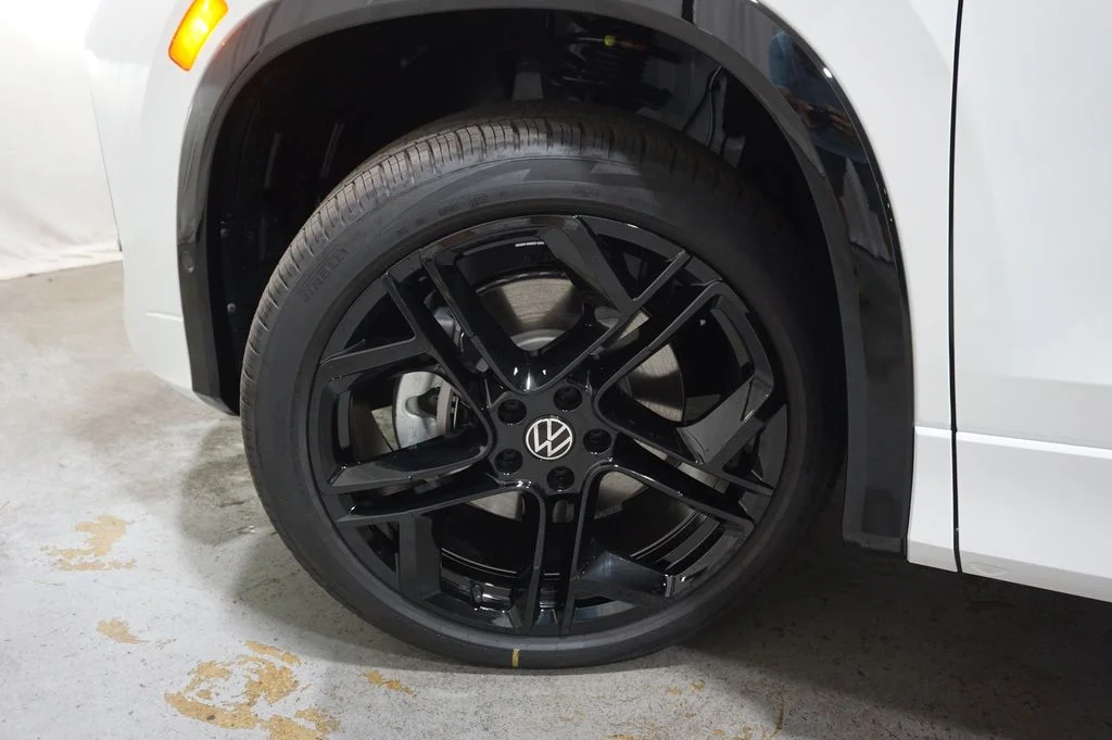New 2026  Volkswagen SE R-Line Black image 29