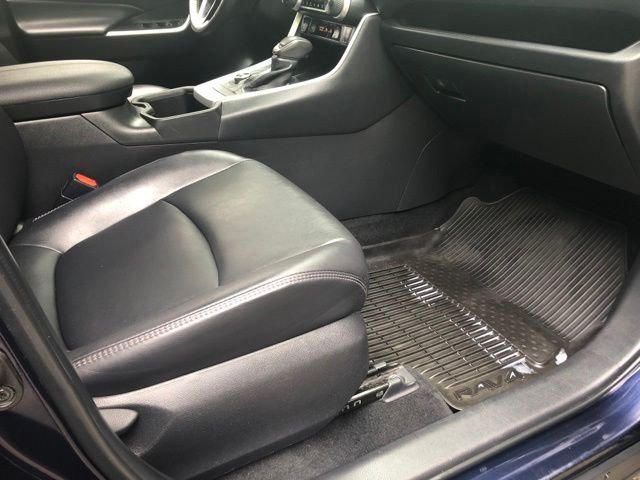 Used 2022 Blue Toyota XLE Premium image 17