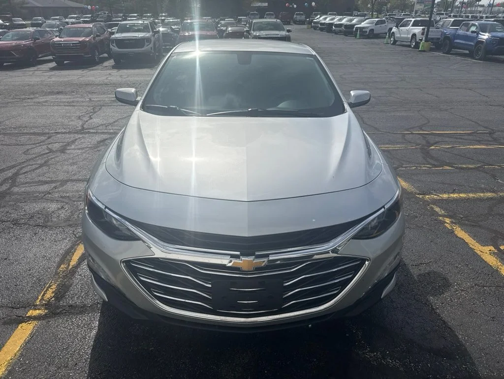 Used 2021 Chevrolet Malibu LT with VIN 1G1ZD5ST7MF029653 for sale in Valparaiso, IN