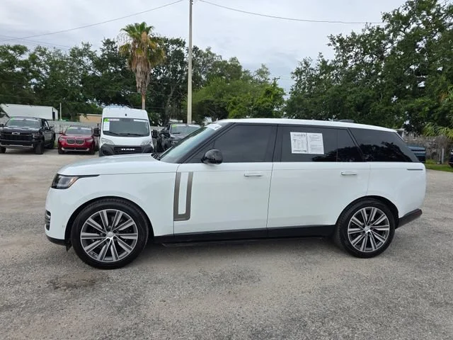 Used 2025 Ostuni Pearl Wht Prem Met Land Rover Autobiography image 3