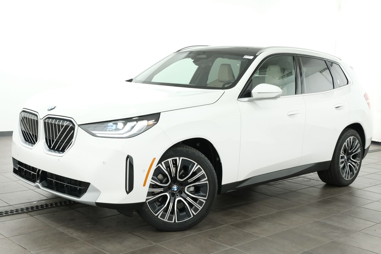 New 2026 Alpine White BMW 30 xDrive image 1