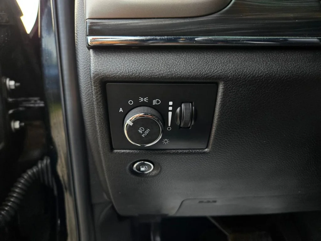 Used 2019 Black Jeep Limited image 16