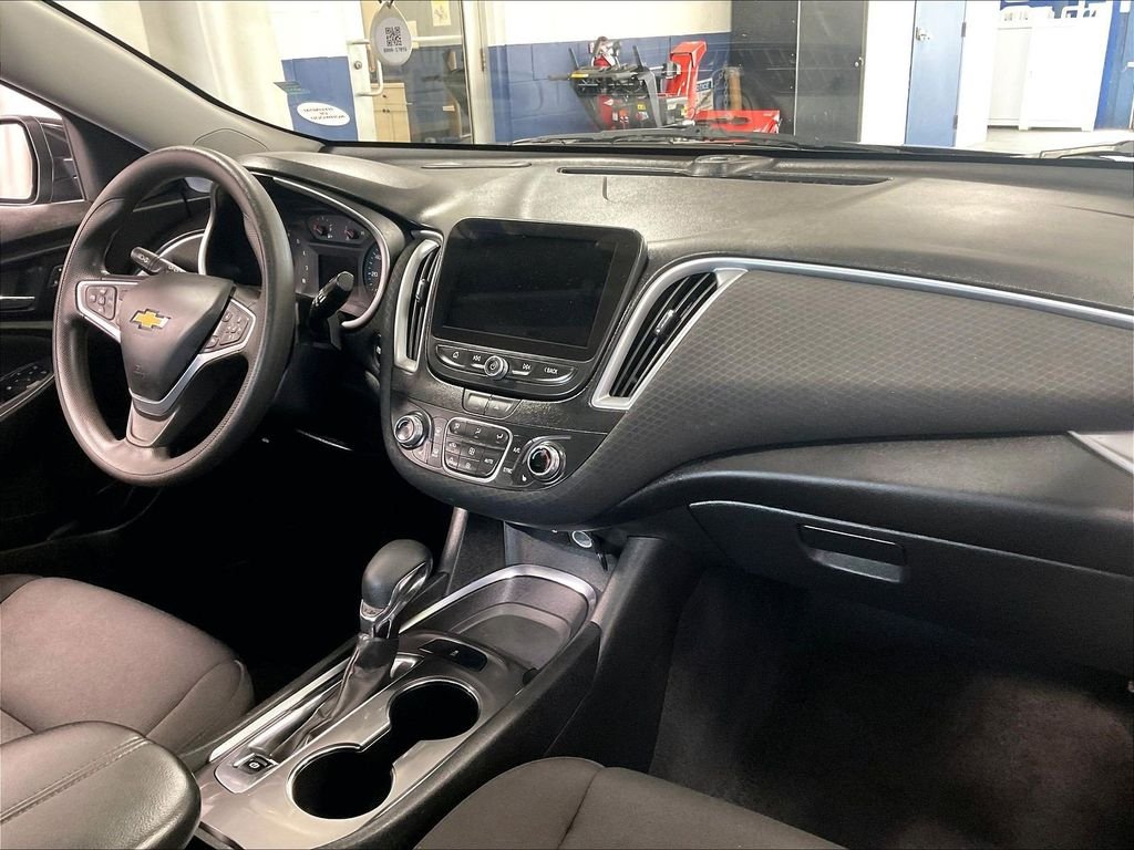 Used 2023 Gray Chevrolet LT image 14