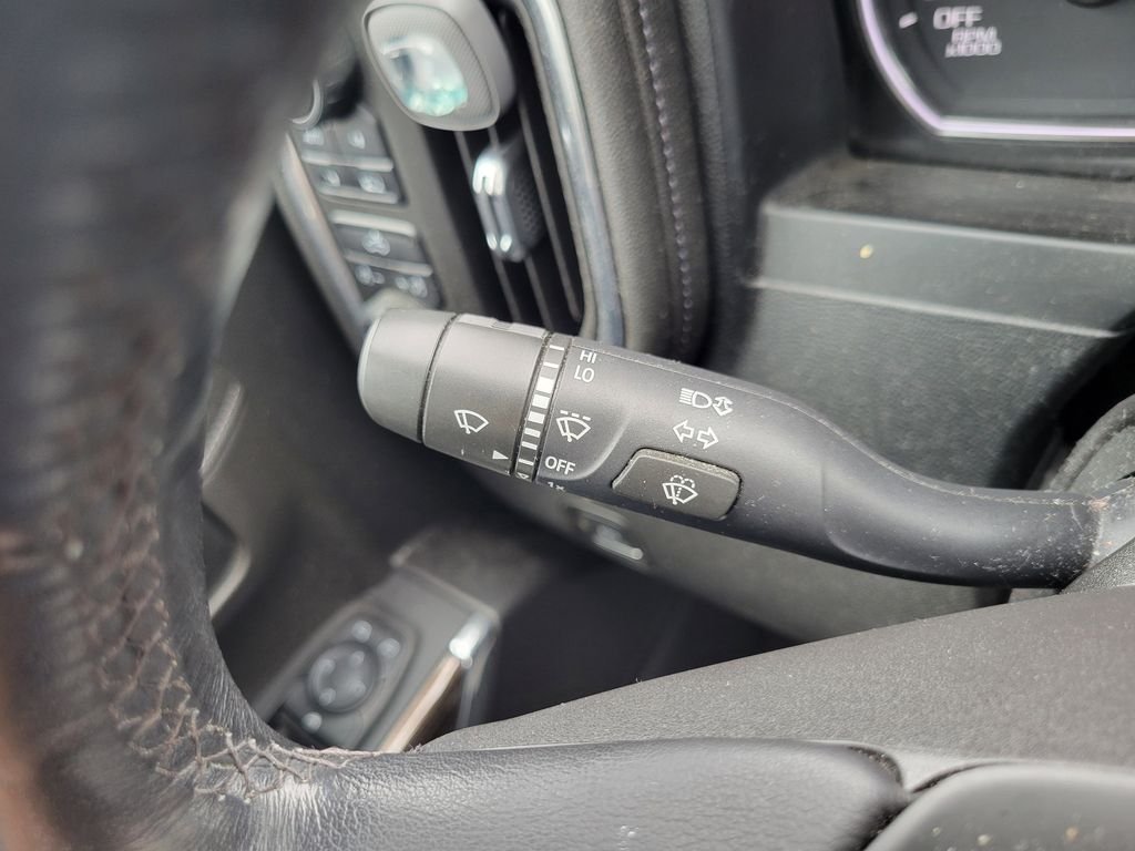 Used 2022 Summit White Chevrolet LT image 17