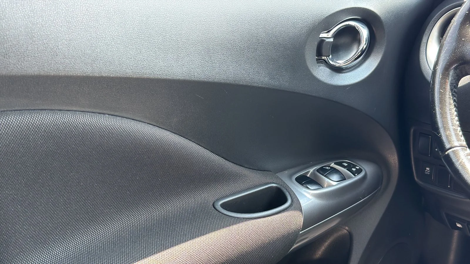 Used 2015 White Nissan SV image 7