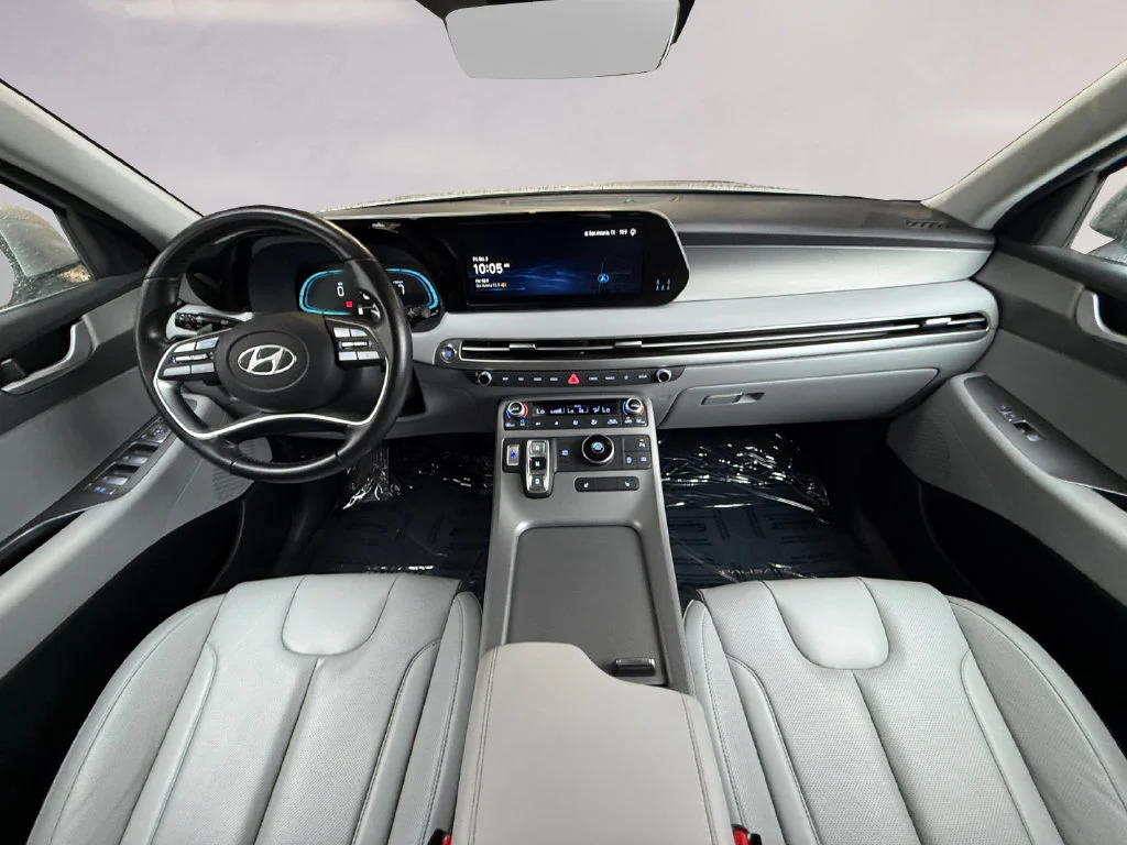 Used 2025 Silver Hyundai SEL image 12