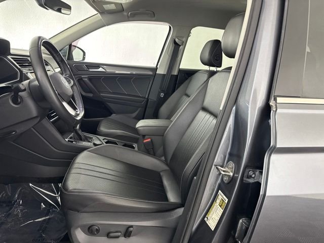 Used 2022  Volkswagen 2.0T SE image 21