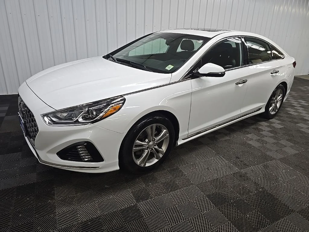 Used 2018 White Hyundai Sport+ image 9