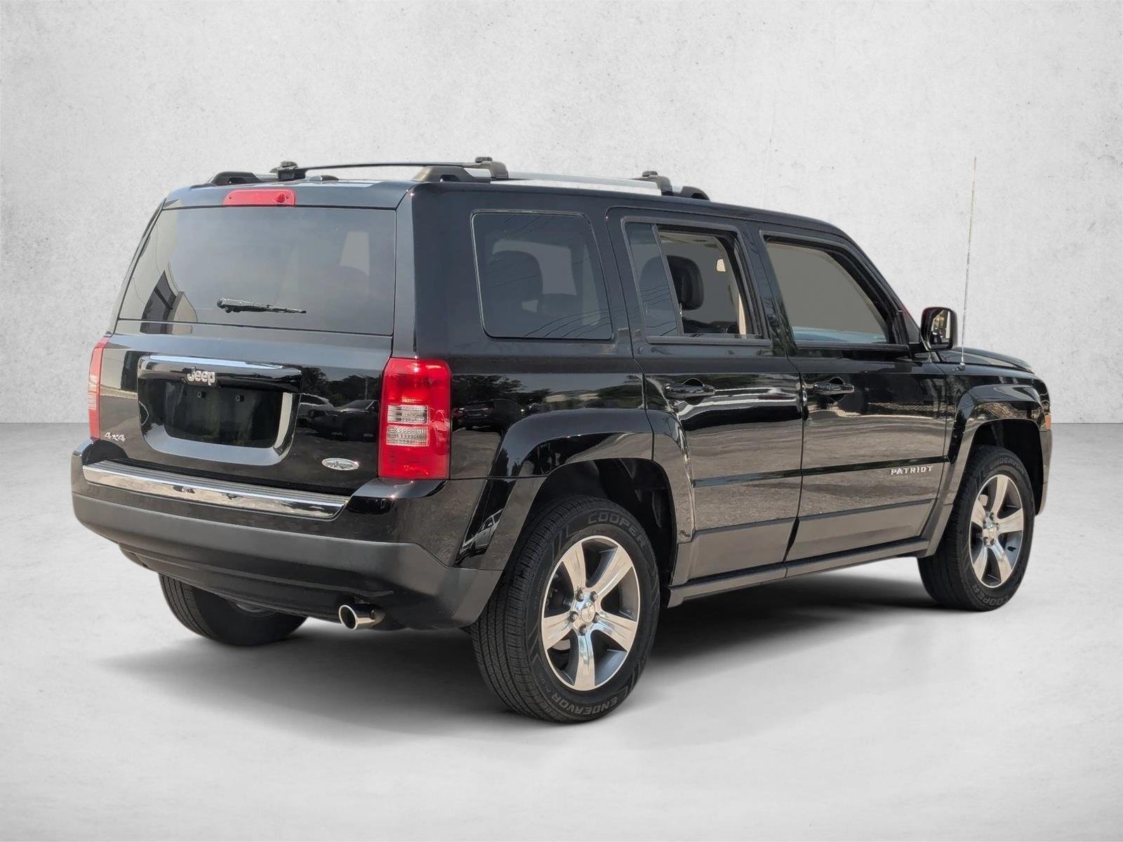 Used 2017 Black Clearcoat Jeep High Altitude image 5