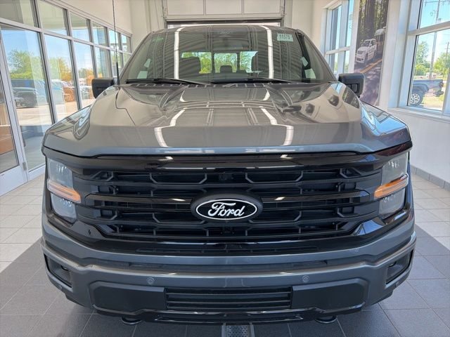 New 2026 Carbonized Gray Metallic Ford XLT image 2