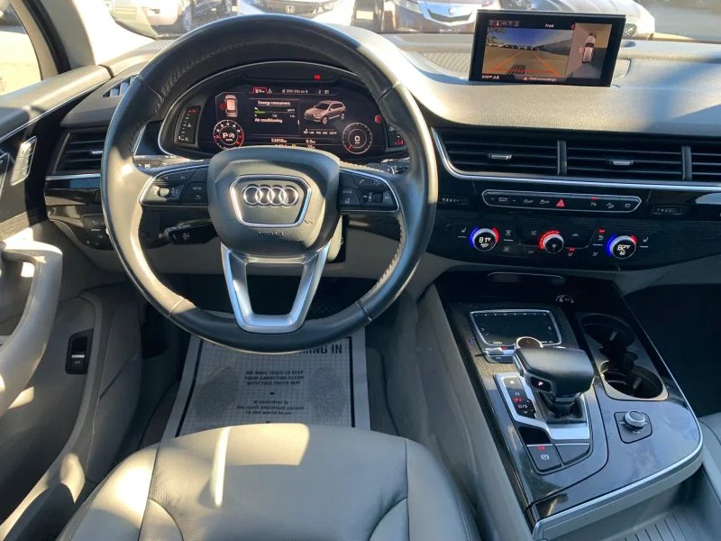 Used 2019 White Audi 55 TFSI Premium Plus Sport Utility 4D image 38