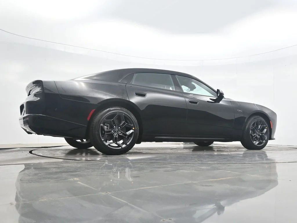 New 2026 Diamond Black Crystal Pearlcoat Dodge R/T image 38
