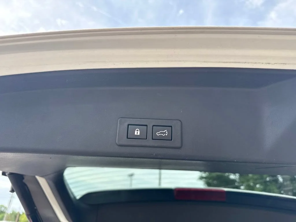 Used 2021  Subaru Limited image 34
