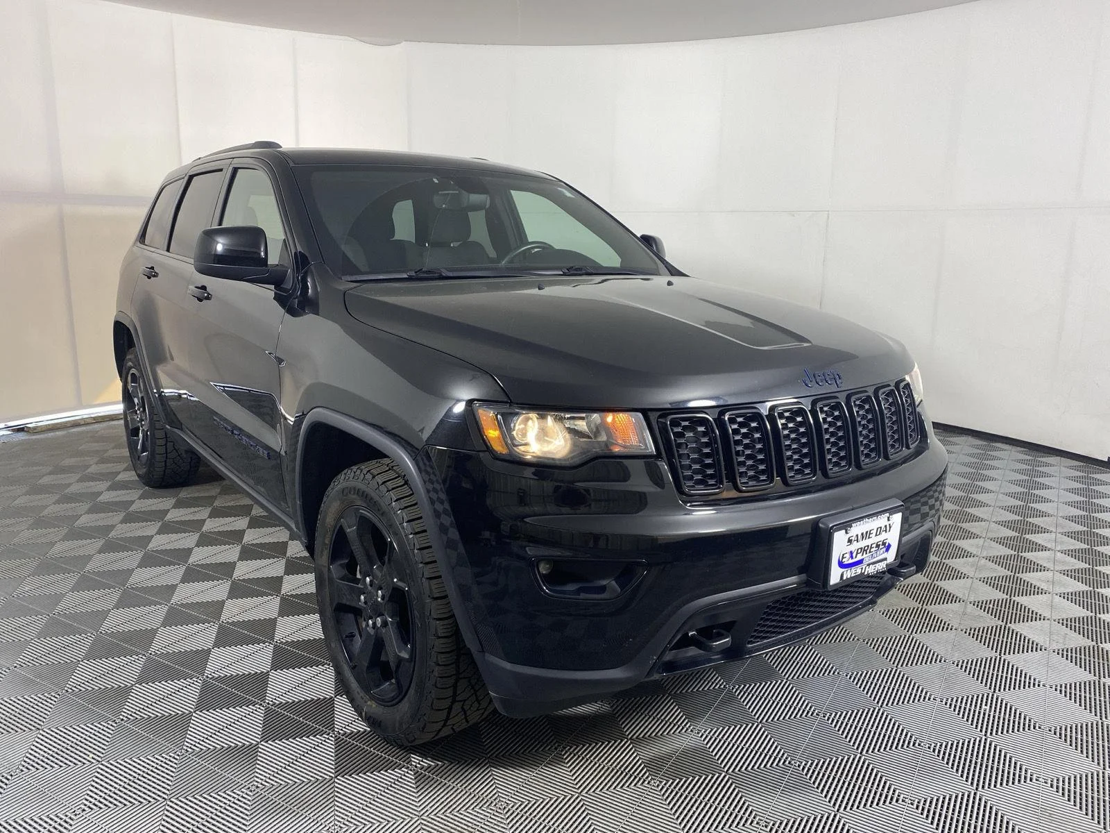 Used 2019 Diamond Black Crystal Pearlcoat Jeep Upland image 19