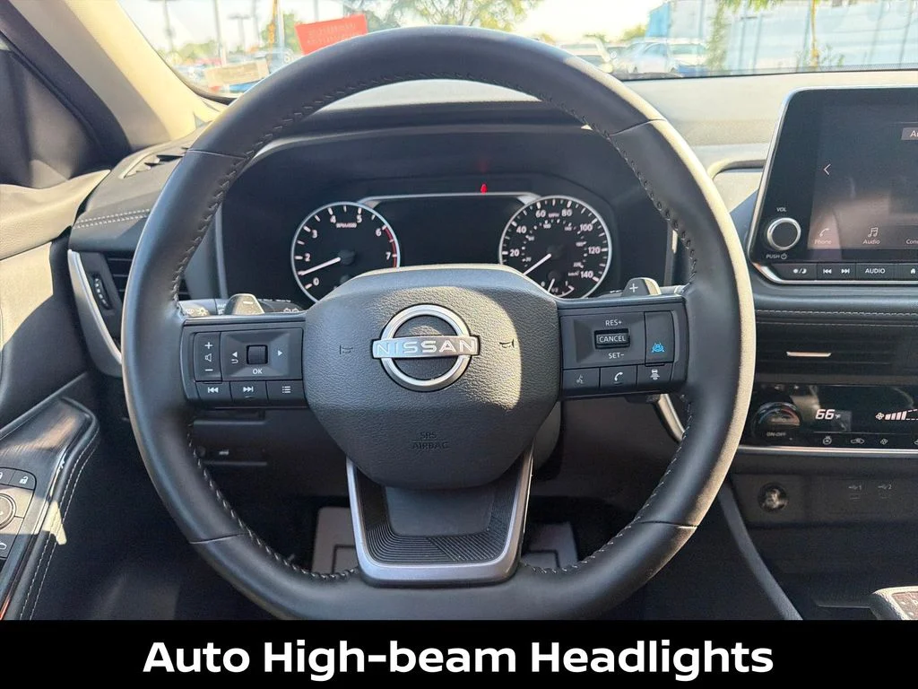 Used 2025 White Nissan SV image 17