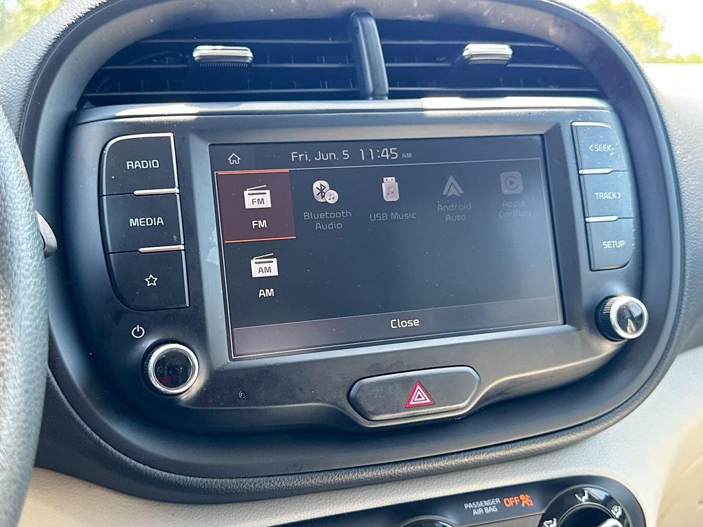 Used 2025 Snow White Pearl Kia LX image 25
