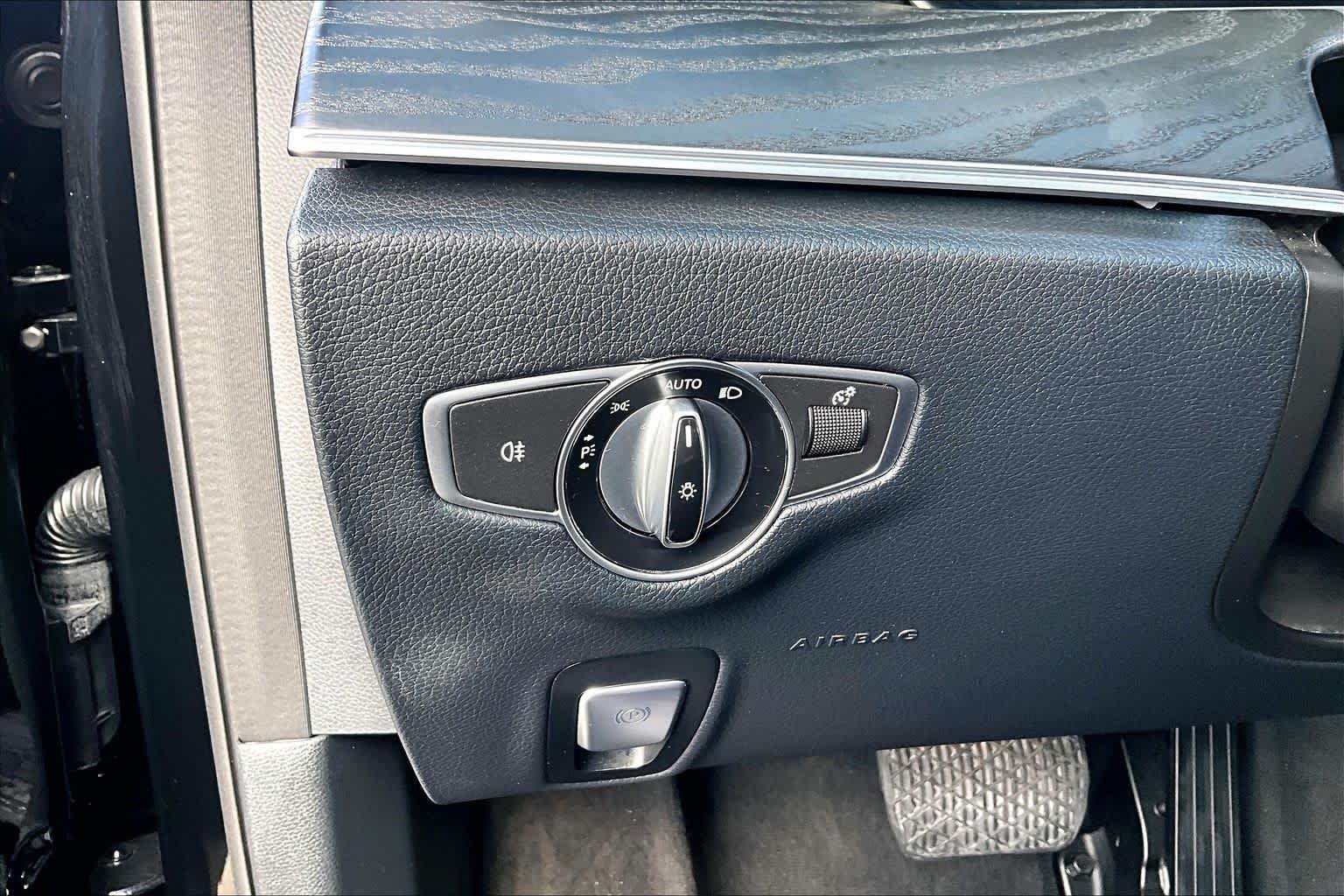 Used 2022  Mercedes-Benz E 350 image 36