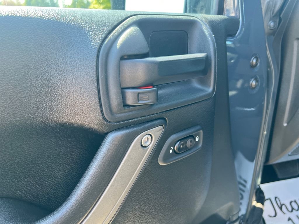 Used 2017 Black Jeep Sport image 13