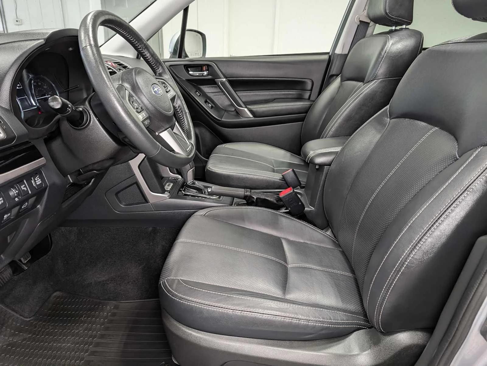 Used 2017 Ice Silver Metallic Subaru Touring image 4