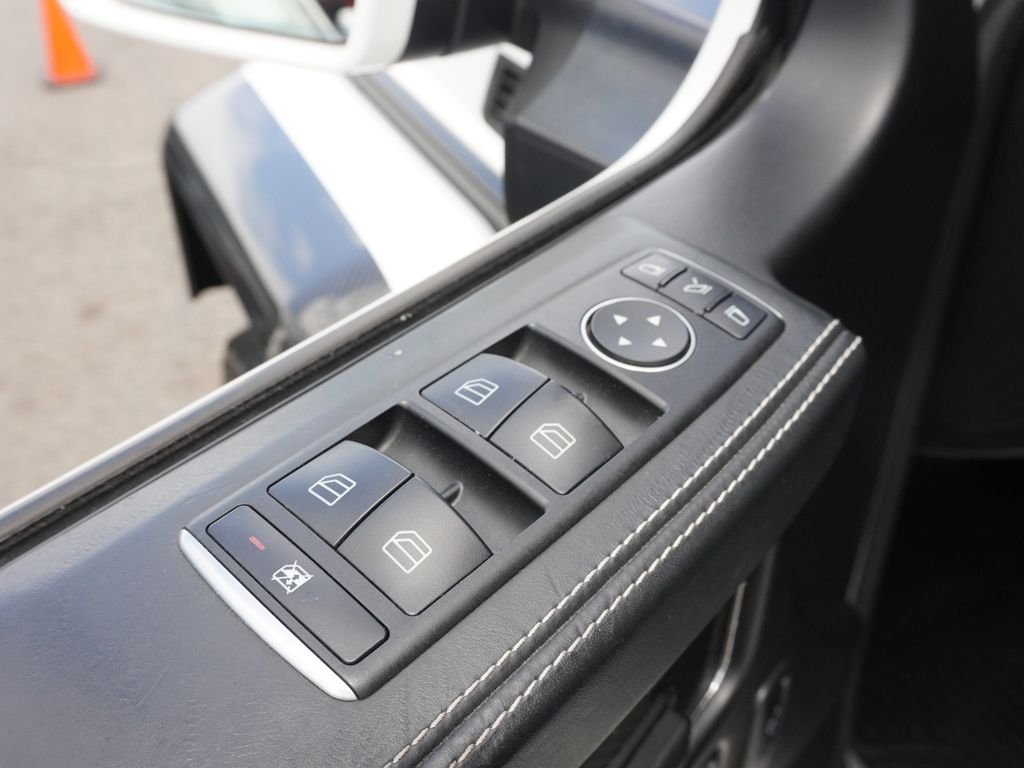 Used 2018 White Mercedes-Benz G 550 Squared image 41